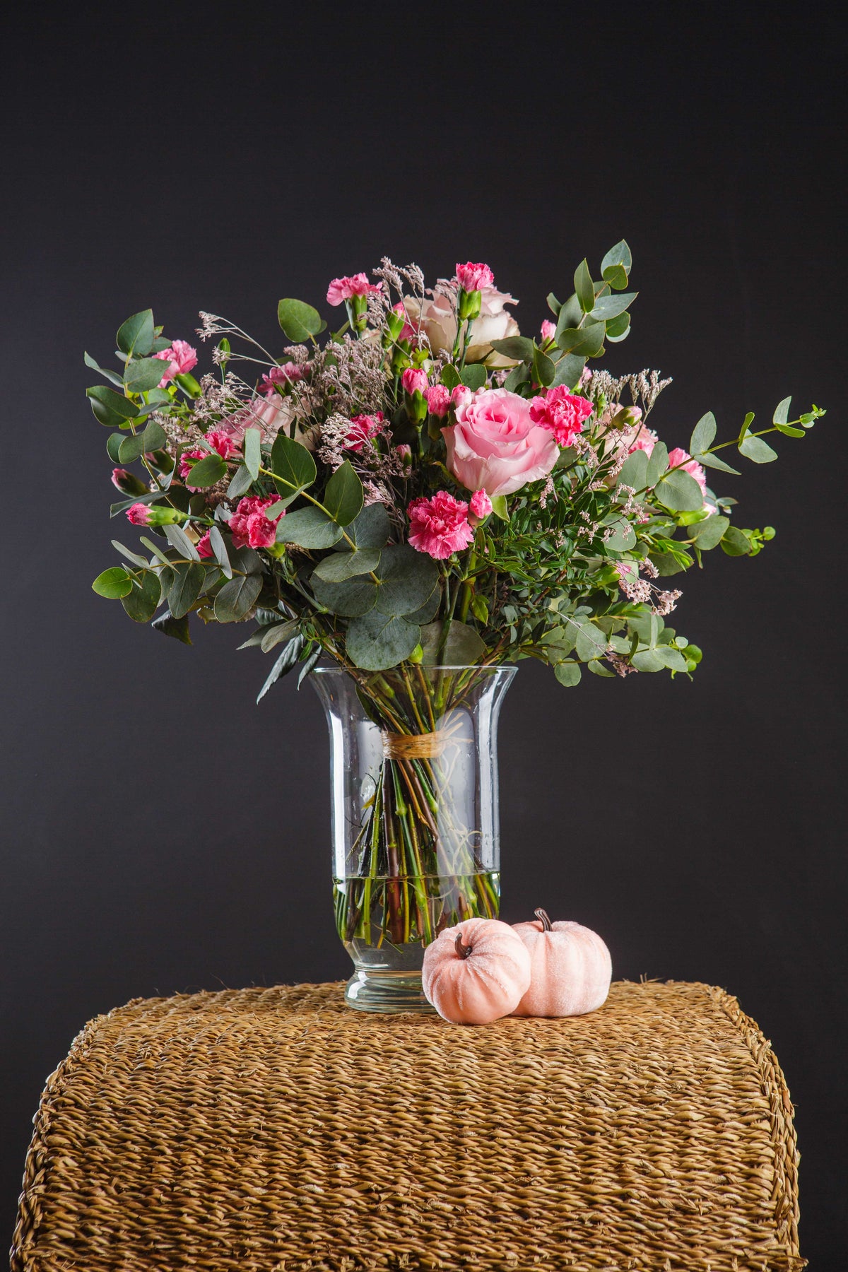 Dulce, ramo de paniculata con rosa y eucalipto | Azahar Floristas, floristería en San Martín de Valdeiglesias