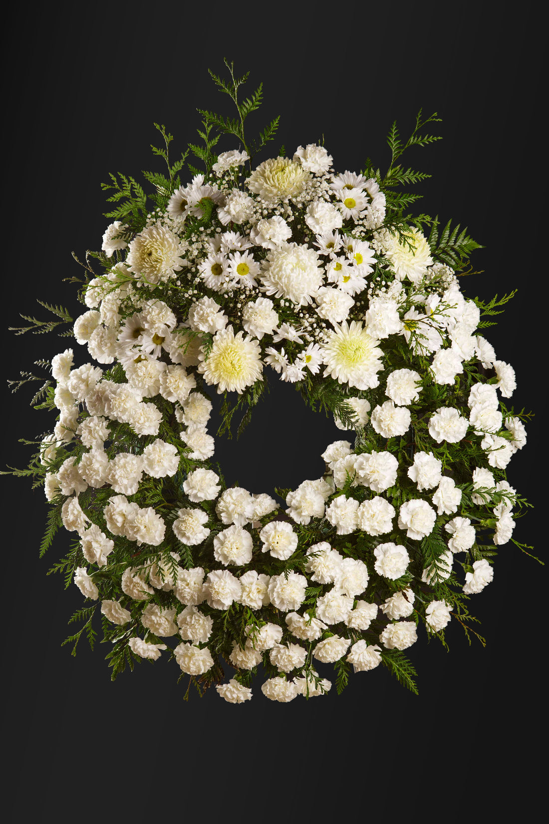 Corona funeraria con cabecero y cinta personalizada | Azahar Floristas, San Martín de Valdeiglesias